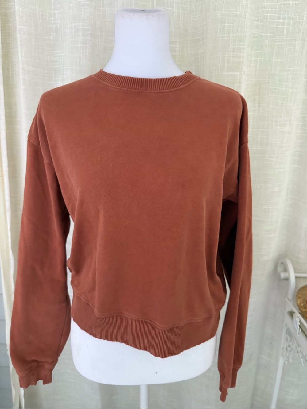 American Eagle Women’s XS Washed Terracotta Rust Crewneck Sweatshirt Cotton